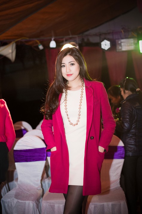 Á hậu Tú Anh xuất hiện xinh đẹp tại sự kiện được tổ chức ở thành phố Lào Cai